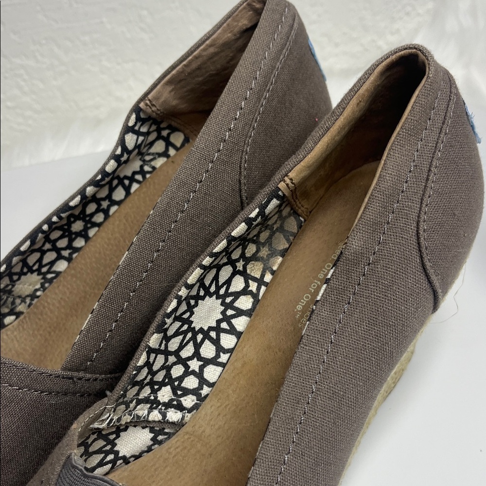 Tom's Brown Wedge Shoes - Picture 5 of 8